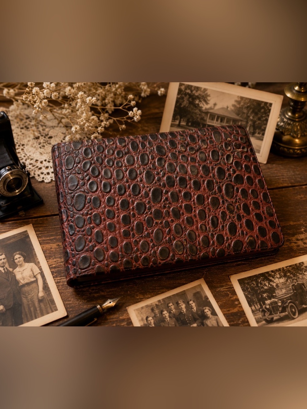 Vintage Horn 7546 Faux Alligator Photo Album Made in USA Brown Scrapbook Memory